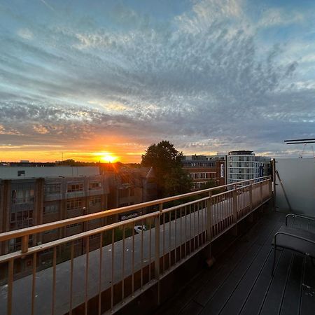 Spacious 2 Bedroom Penthouse Retreat Londres Exterior foto