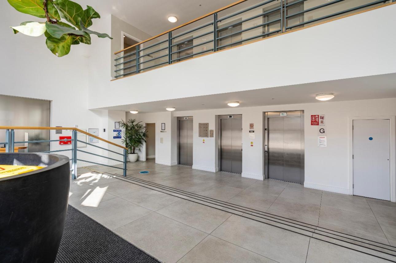Spacious 2 Bedroom Penthouse Retreat Londres Exterior foto